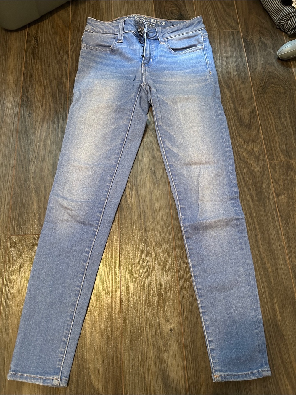 American Eagle Outfitters Light Wash Skinny Jeans